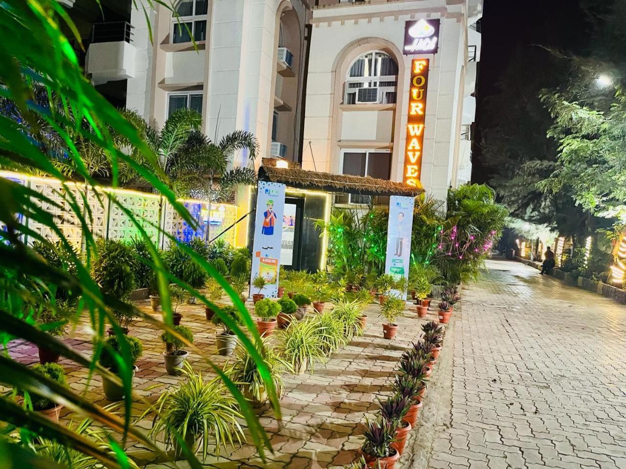 Hotel Four Waves Puri Zewnętrze zdjęcie